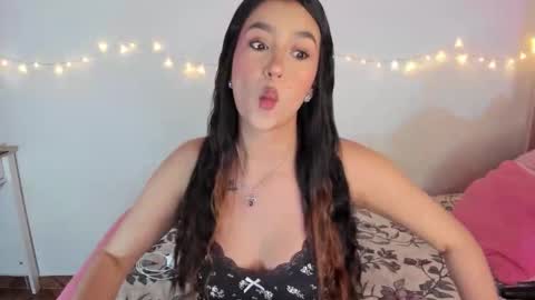 Snapshot of selene_e chatting on January 9, 10:33 pm Karol. online show from January 9, 10:33 pm