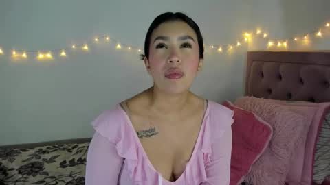 Snapshot of selene_e chatting on February 3, 11:21 pm Karol. online show from February 3, 11:21 pm