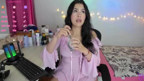 Snapshot of selene_e chatting on February 18, 10:39 pm Karol. online show from February 18, 10:39 pm