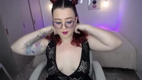 selene_rouse_ online show from November 29, 9:51 pm