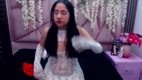 Snapshot of selenerose69 chatting on December 4, 2:10 am selenerose69 online show from December 4, 2:10 am