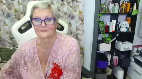 Snapshot of selenna57 chatting on February 13, 8:55 pm Selenna online show from February 13, 8:55 pm