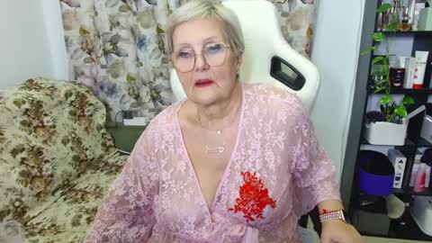 Snapshot of selenna57 chatting on February 15, 7:17 pm Selenna online show from February 15, 7:17 pm