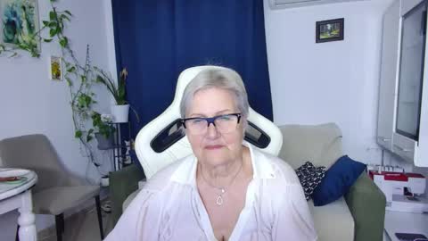 Selenna online show from April 15, 5:42 pm