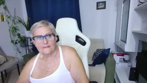 Selenna online show from April 20, 5:48 pm