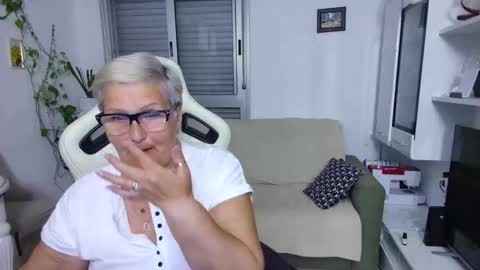 Selenna online show from May 19, 5:52 pm