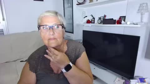 Selenna online show from June 7, 4:44 pm