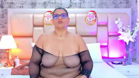 Snapshot of selennacooper chatting on December 20, 12:12 pm Selenna Cooper online show from December 20, 12:12 pm