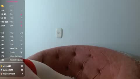 Snapshot of selenne_05_ chatting on June 20, 5:32 am Selenne online show from June 20, 5:32 am