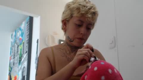 Snapshot of seley222 chatting on June 23, 7:12 pm Ask me online show from June 23, 7:12 pm