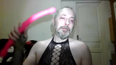 Snapshot of selfsuckin35 chatting on December 18, 7:09 pm call me how you want its ok online show from December 18, 7:09 pm