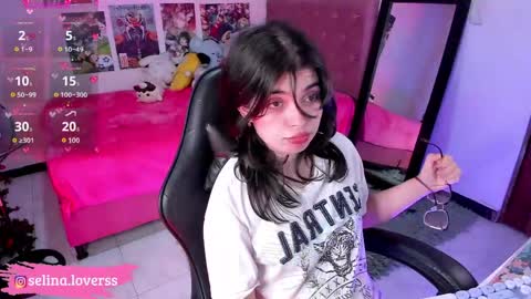 Selina online show from April 18, 3:21 am