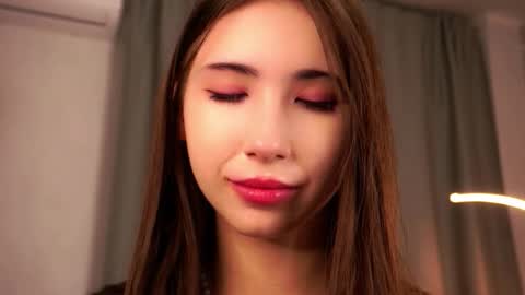 Elizabeth online show from November 29, 3:15 pm