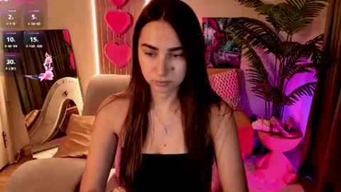 I am Lina online show from July 8, 8:19 am
