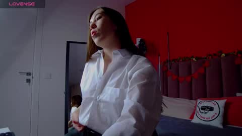 Nicole online show from February 6, 1:38 am