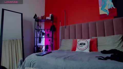 Nicole online show from February 25, 1:52 am