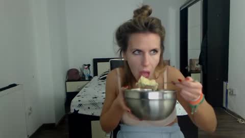 sellena_angels online show from February 2, 11:42 pm