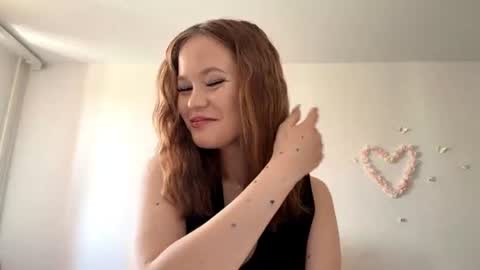 Lily online show from June 26, 5:12 am