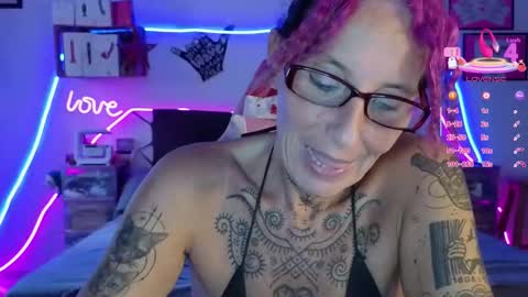 Selvaggia Del Caribe online show from December 15, 5:50 pm