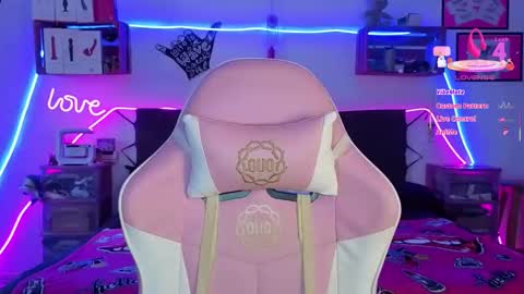 Selvaggia Del Caribe online show from February 4, 6:36 pm