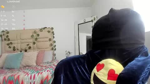 Selyn online show from November 16, 6:57 pm