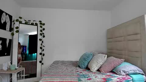 Selyn online show from January 10, 3:36 pm