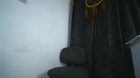 sem_alas online show from September 18, 1:18 am