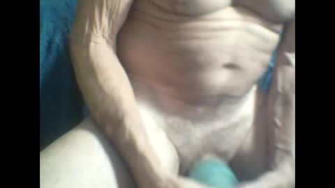 Snapshot of semajstretsa chatting on November 9, 10:41 pm frederick online show from November 9, 10:41 pm