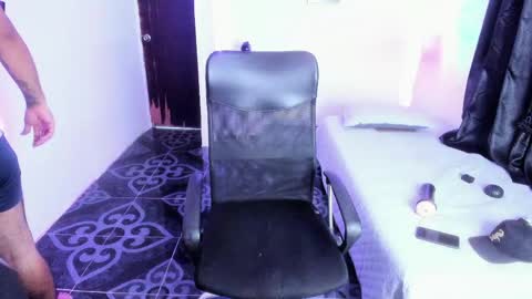 senior_teacher99 online show from April 13, 7:41 pm