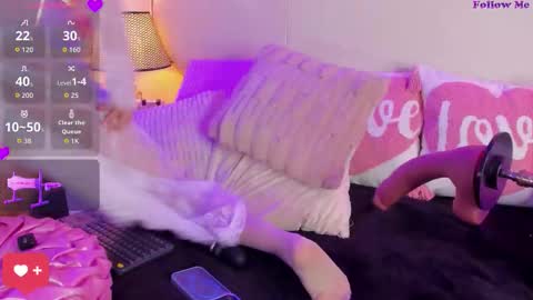 Sennia online show from October 23, 2:16 pm