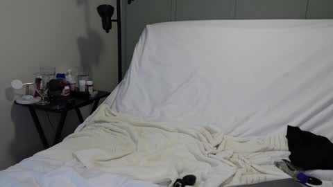 Snapshot of sensatyr chatting on January 1, 5:44 pm Daddy Dave online show from January 1, 5:44 pm