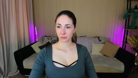 Snapshot of sensitiveheartt chatting on September 9, 11:32 am sensitiveheartt online show from September 9, 11:32 am