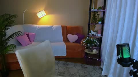 Snapshot of sensitiveheartt chatting on September 19, 4:36 am sensitiveheartt online show from September 19, 4:36 am