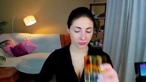 Snapshot of sensitiveheartt chatting on October 1, 7:31 pm sensitiveheartt online show from October 1, 7:31 pm