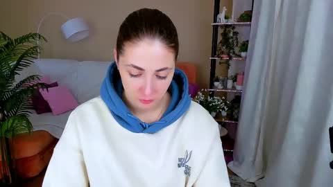 Snapshot of sensitiveheartt chatting on October 5, 4:16 pm sensitiveheartt online show from October 5, 4:16 pm