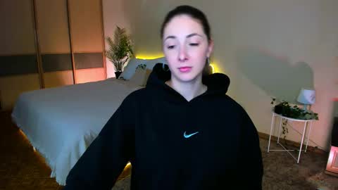 Snapshot of sensitiveheartt chatting on October 8, 6:49 pm sensitiveheartt online show from October 8, 6:49 pm