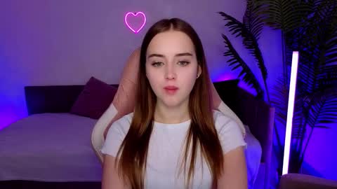 Snapshot of sensual_amy_ chatting on February 15, 8:24 am Emily online show from February 15, 8:24 am