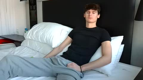 Cam online show from December 3, 9:12 pm