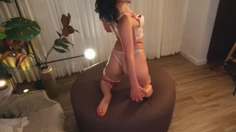 Snapshot of sensualcherry_ chatting on September 24, 9:40 pm Maria- OF sensual bee online show from September 24, 9:40 pm