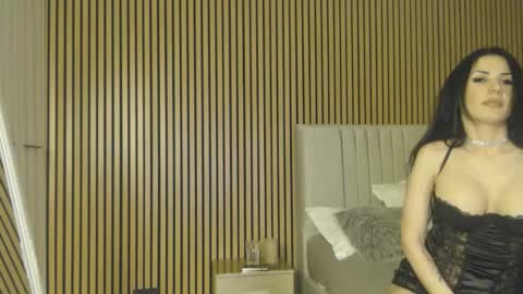 Snapshot of sensualhallie chatting on March 16, 5:28 pm Hallie online show from March 16, 5:28 pm