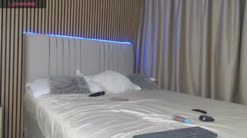 Snapshot of sensualhallie chatting on May 18, 6:36 pm Hallie online show from May 18, 6:36 pm