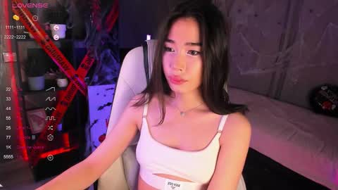 Snapshot of sensualily chatting on October 17, 2:19 pm Kiki online show from October 17, 2:19 pm