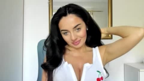 Snapshot of sensuallstella chatting on July 2, 5:46 am sensuallstella online show from July 2, 5:46 am