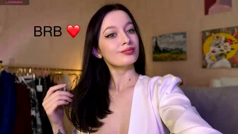 sensuallucy233 online show from January 8, 5:32 am