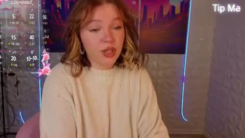 Snapshot of seraphinaa_darkwater chatting on July 13, 2:03 am Lisa and Mona online show from July 13, 2:03 am