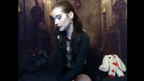 Snapshot of seraphinmunster chatting on August 8, 10:23 pm Seraphin Munster online show from August 8, 10:23 pm