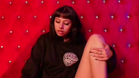 Snapshot of seren_bleck chatting on March 11, 7:48 am Seren Follow me online show from March 11, 7:48 am