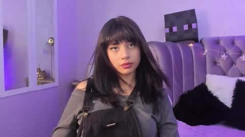 Snapshot of seren_bleck chatting on November 4, 3:05 am Seren Follow me online show from November 4, 3:05 am