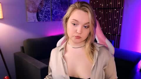 Snapshot of serena_johnsons chatting on March 4, 7:25 am Serena online show from March 4, 7:25 am