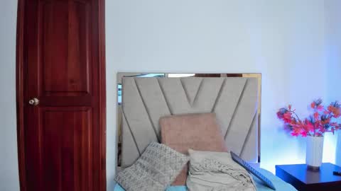 serenaaveline online show from September 25, 10:35 pm